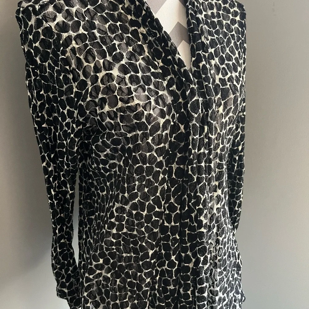 Chicos Black & White Sheer Open Cardigan Size 2 - Picture 2 of 6